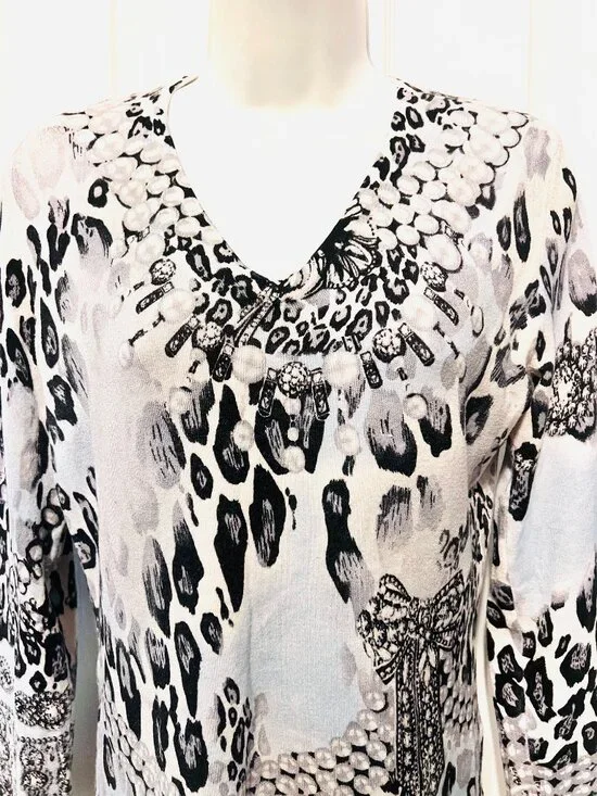 Cyrus Women's Small Knit Super Stretch V Neck Long Sleeve Baby Blue/Animal Print - Picture 4 of 12